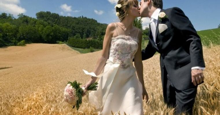 Matrimonio in estate: consigli anti caldo per lei e lui