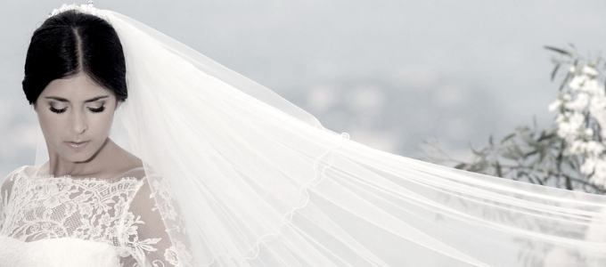 Adattare il velo da sposa al viso: come fare